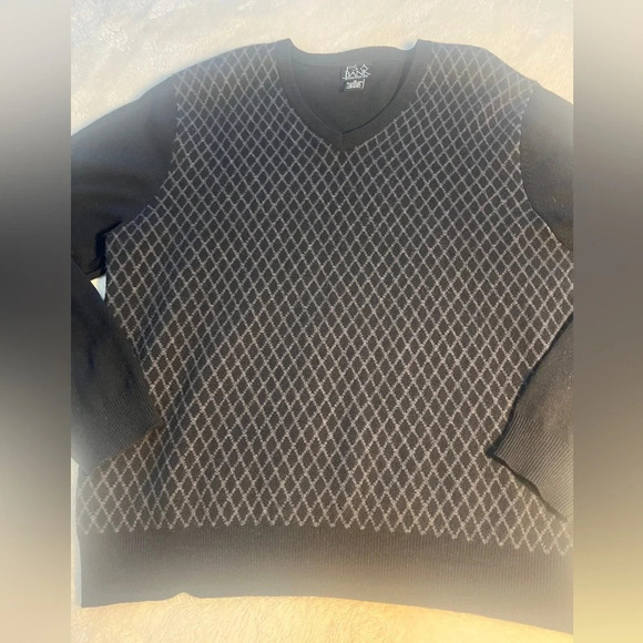 Jos. A. Bank Sz M Black & Gray Diamond Jacquard Pattern V-Neck Sweater Wool - Picture 8 of 16